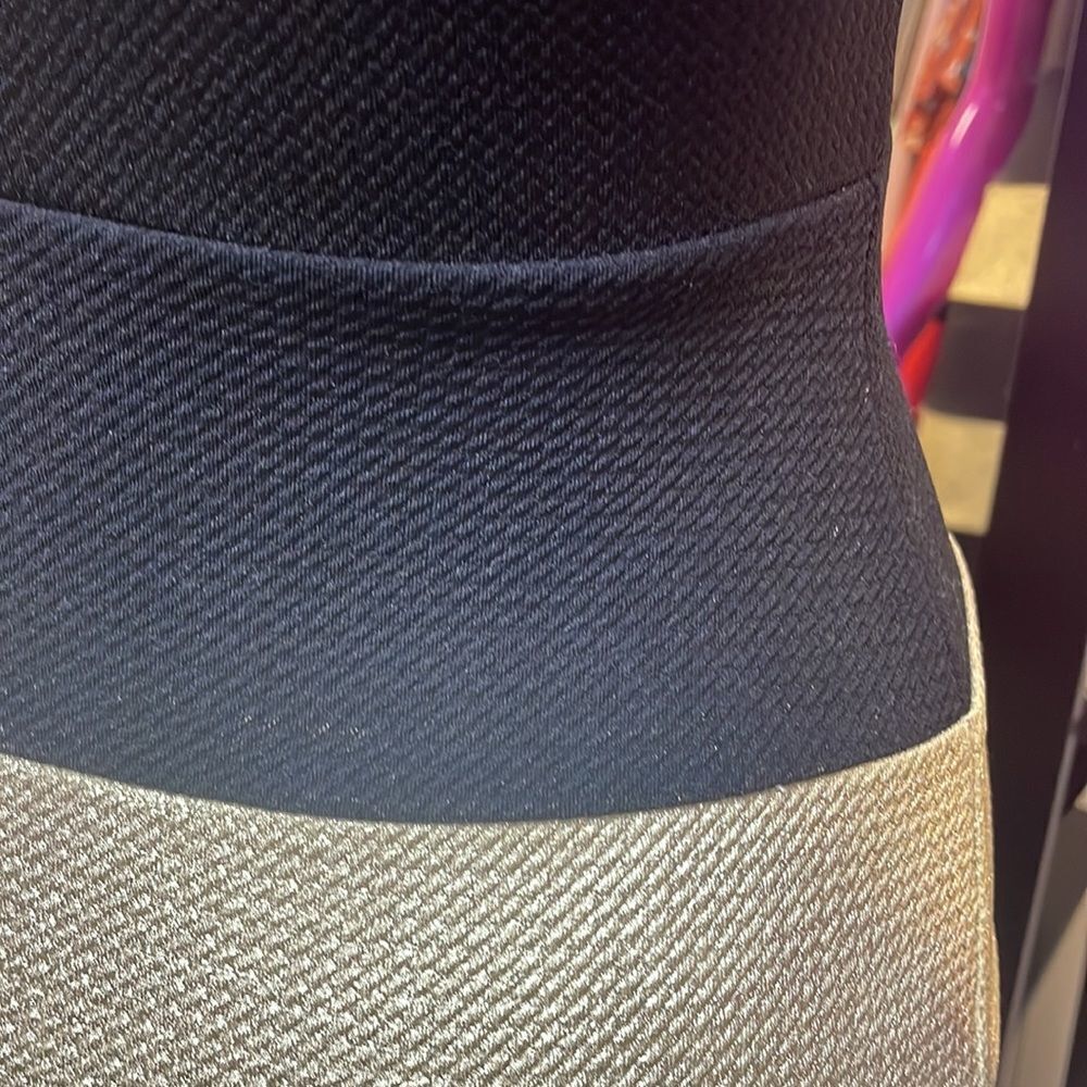 Privately privileged midi dress - Picture 7 of 8